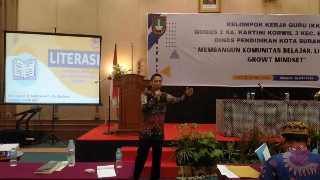 Sri Martono Lanjar Sari, Guru SD Muh 1