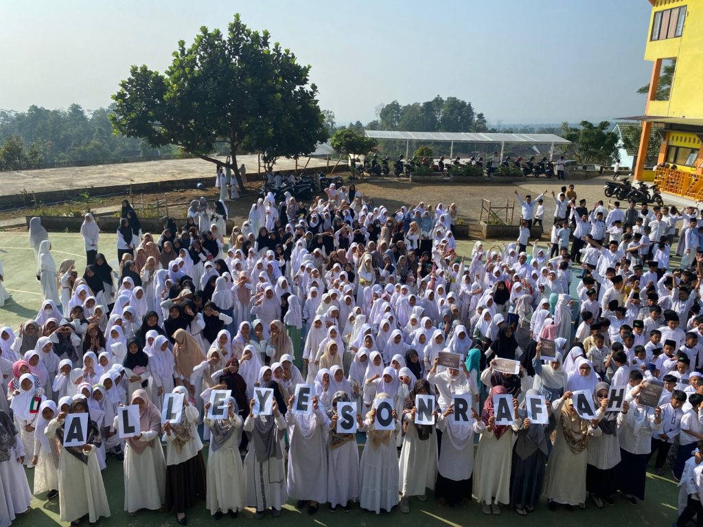 SDIT dan SMP IT Izzatul Islam