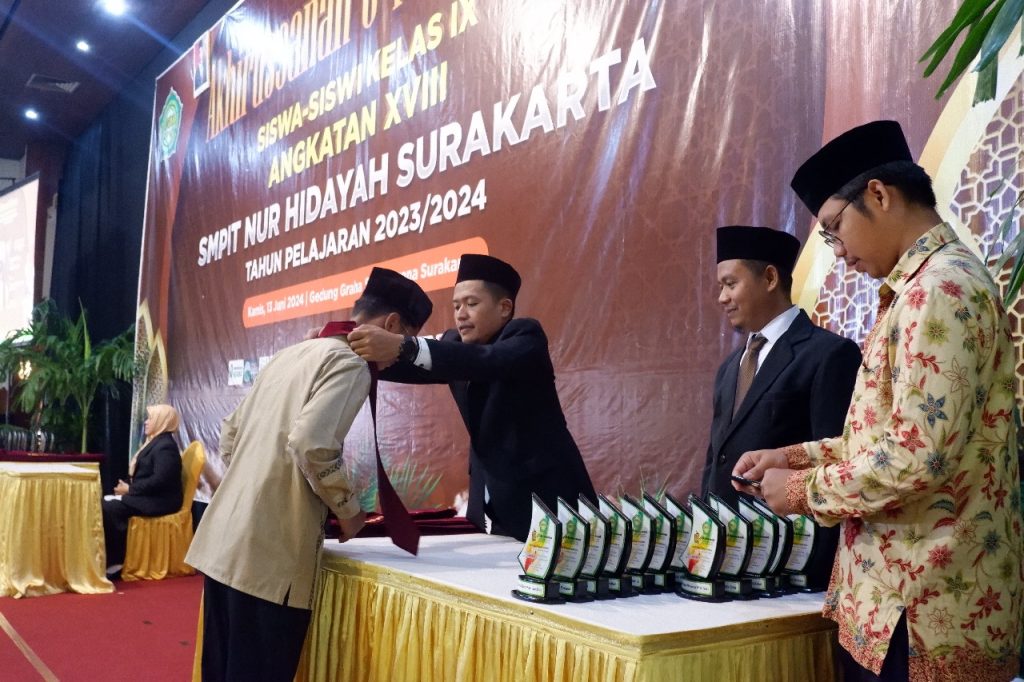 SMP IT Nur Hidayah menggelar Akhirussanah
