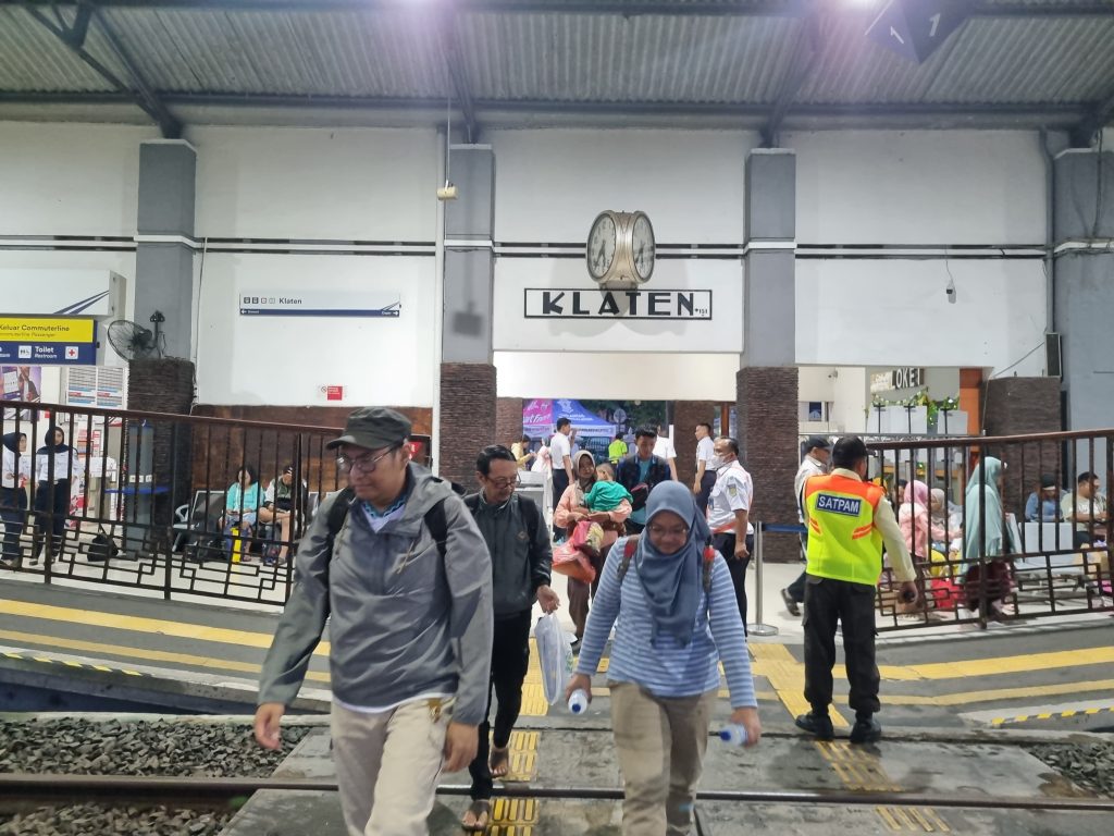 Stasiun Klaten penumpang