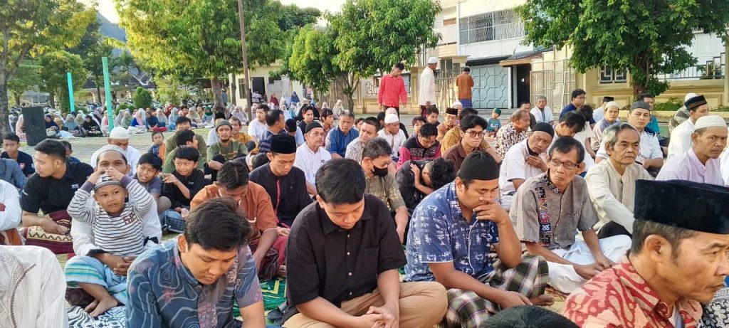 Warga sholat idul adha