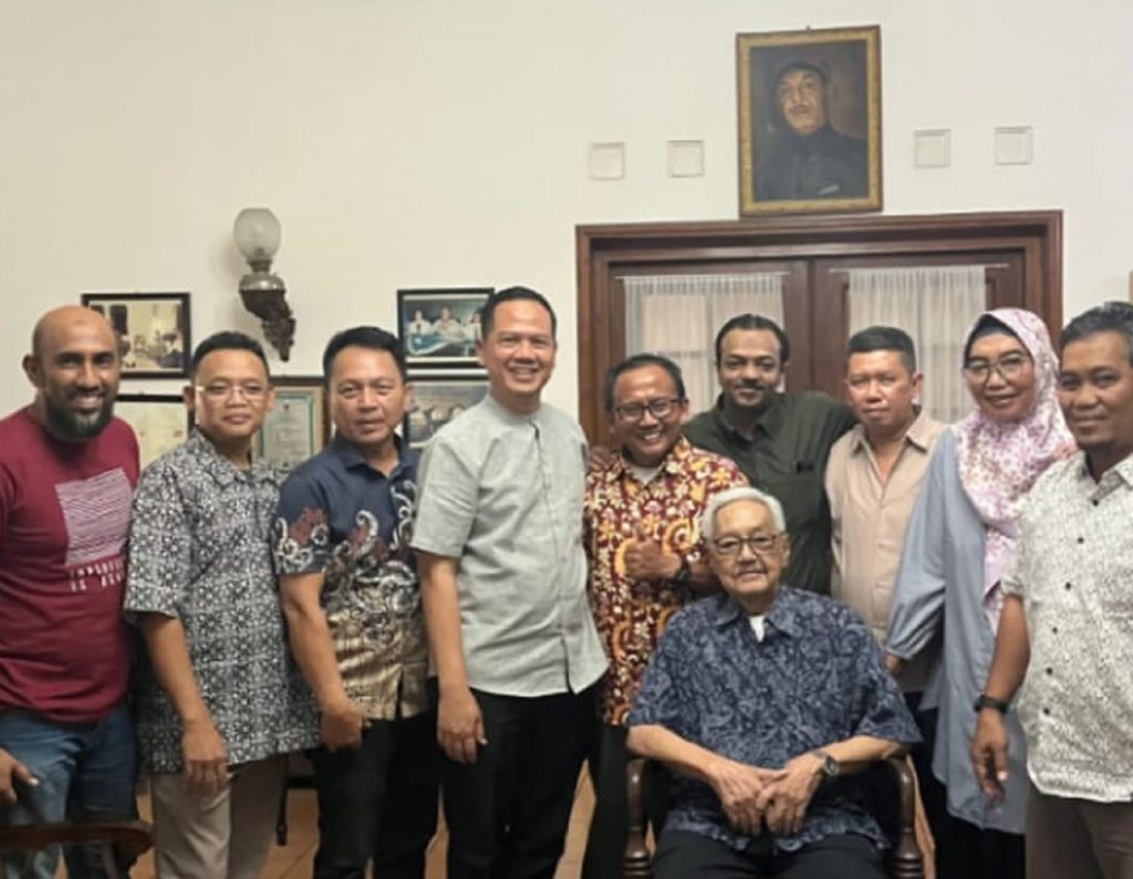 He Suprabu dan Mudrick