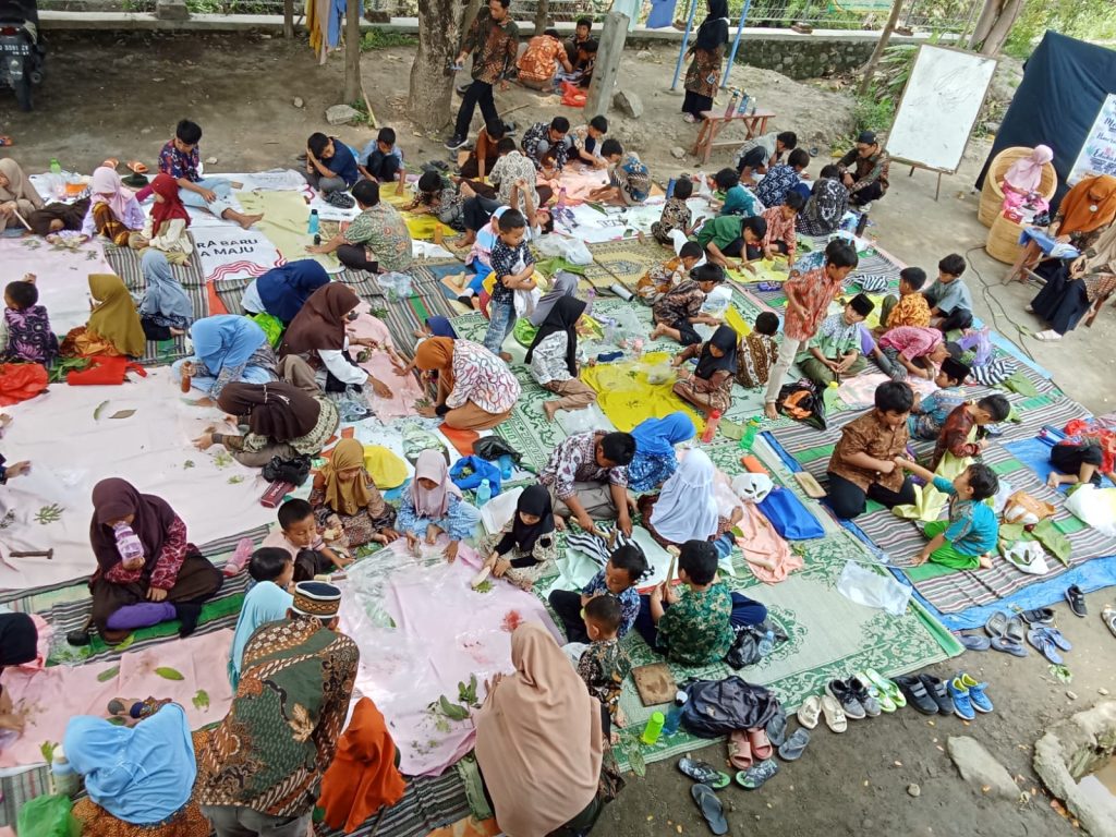 Sekolah alam aqila membatik