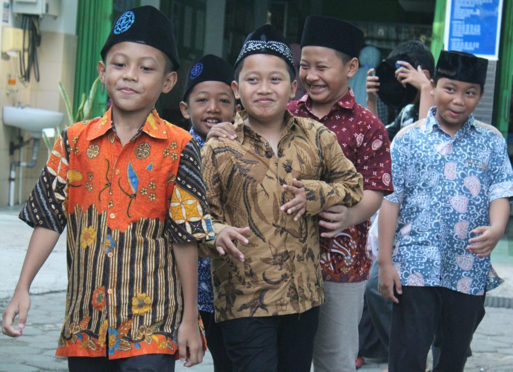 Siswa SD Muh Palur batik
