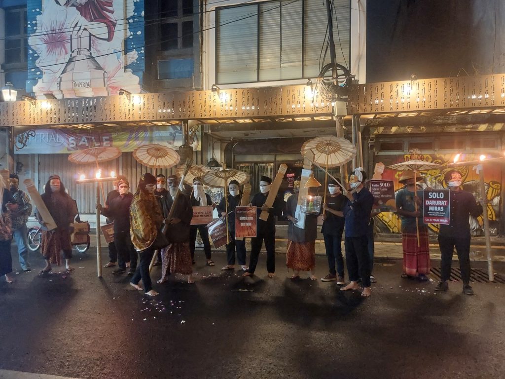 seni protes miras
