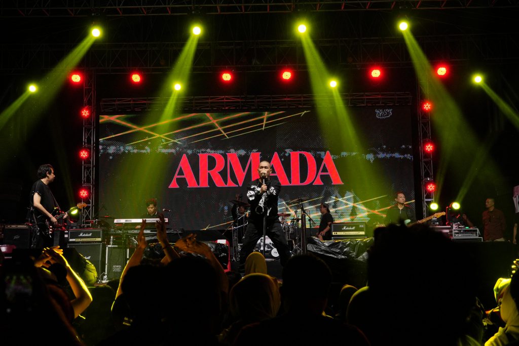 Armada band