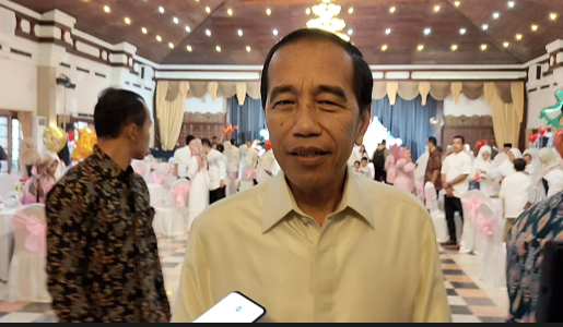 Jokowi di aqiqahan