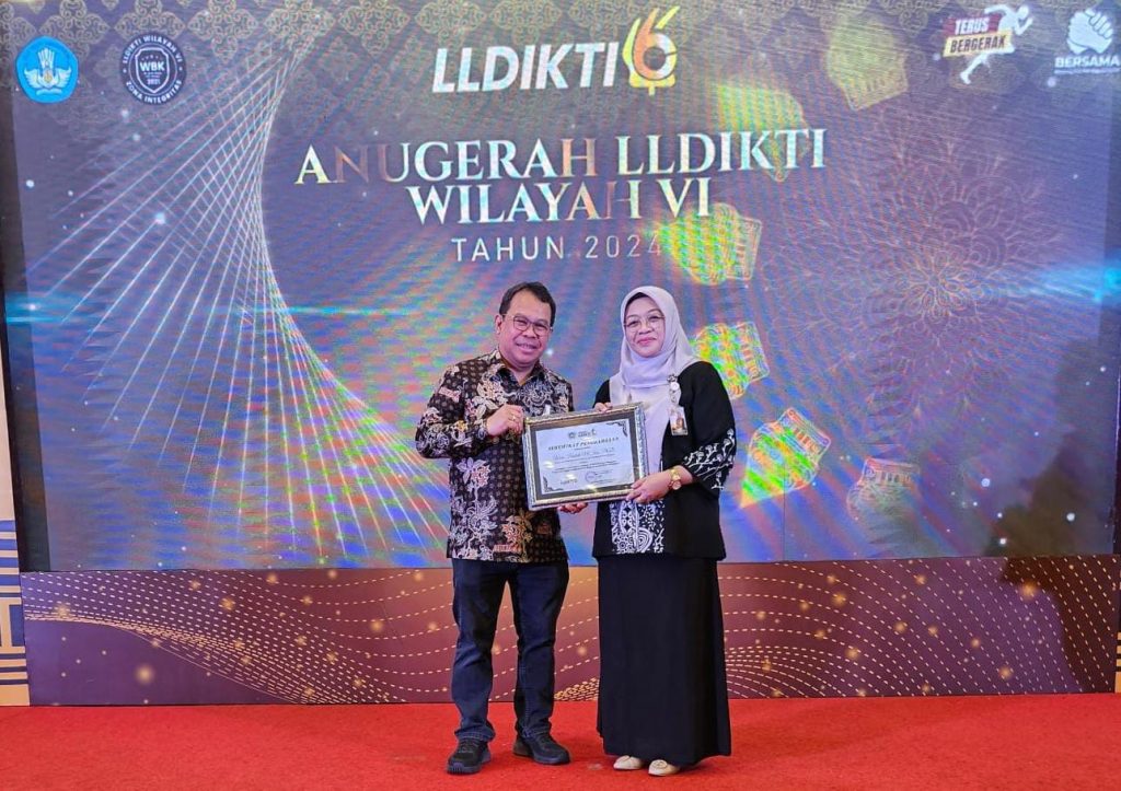 Rektor ITS PKU Muhammadiyah Raih Penghargaan