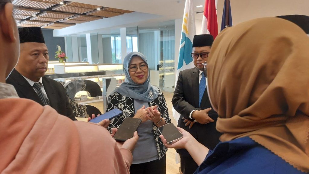 Eny Rahma Zaenah Rektor Tiga Serangkai University