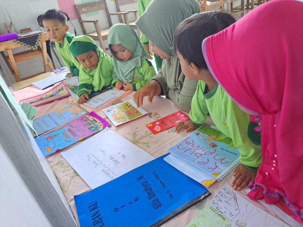 sekolah alam aqila festiva literasi