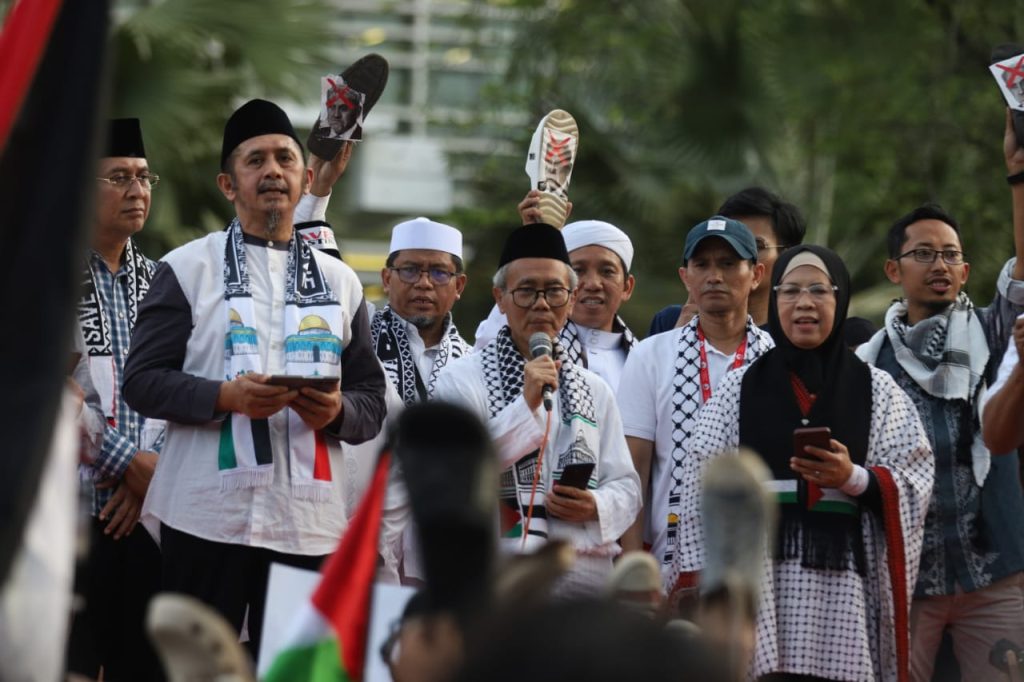 Aksi Palestina Depan Kedubes AS