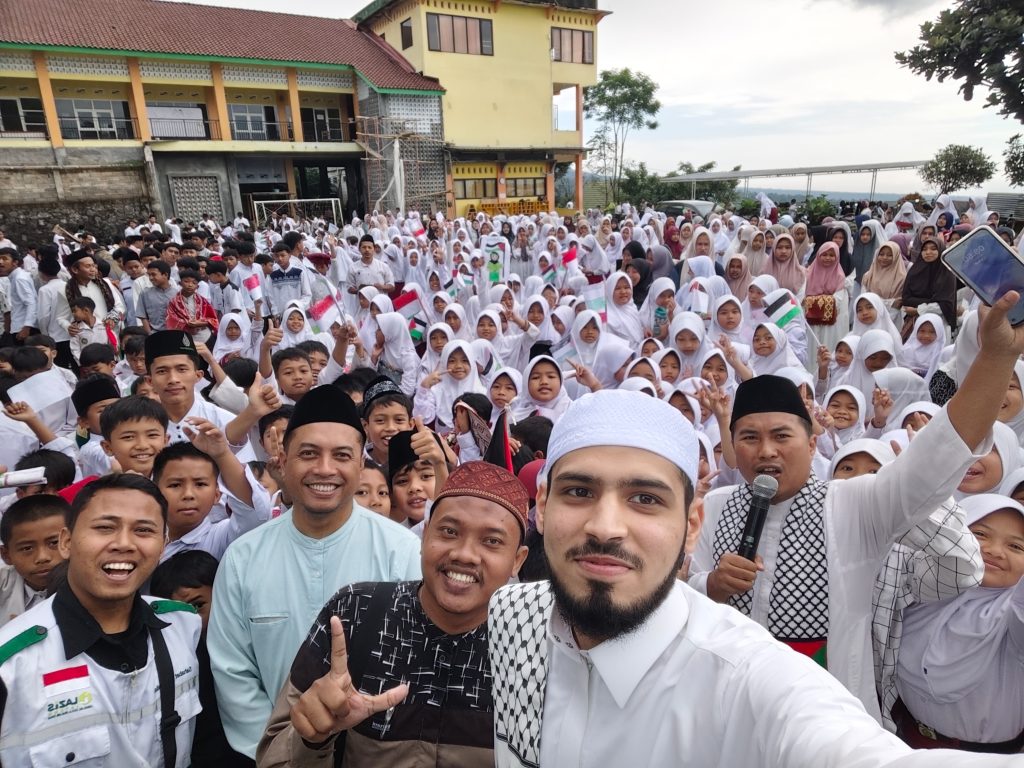 Safari Dakwah Syekh Palestina di SDIT-SMPIT Izzatul Islam