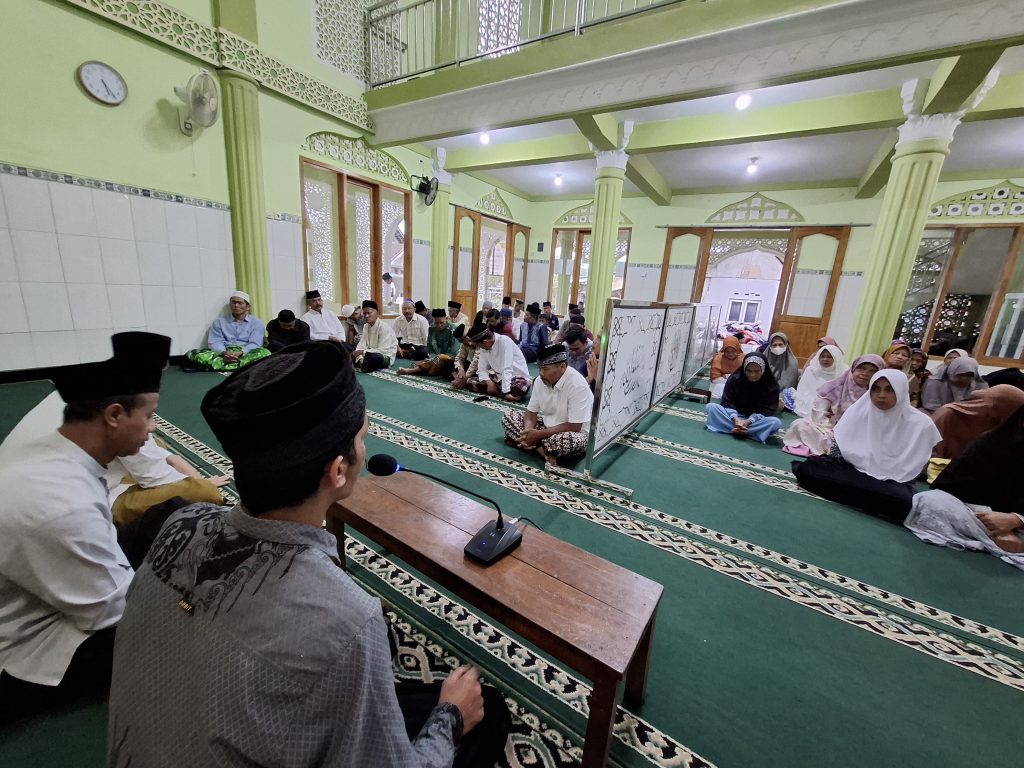 Yayasan Izzatul Islam Gelar Buka Bersama