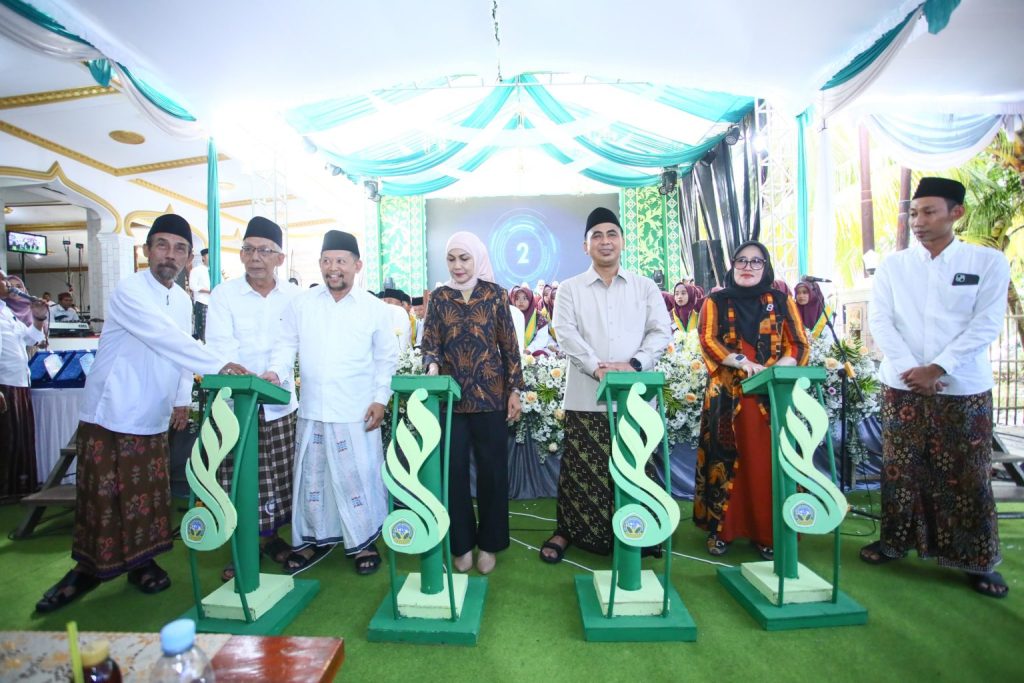 Taj Yasin di Ponpes Kendal