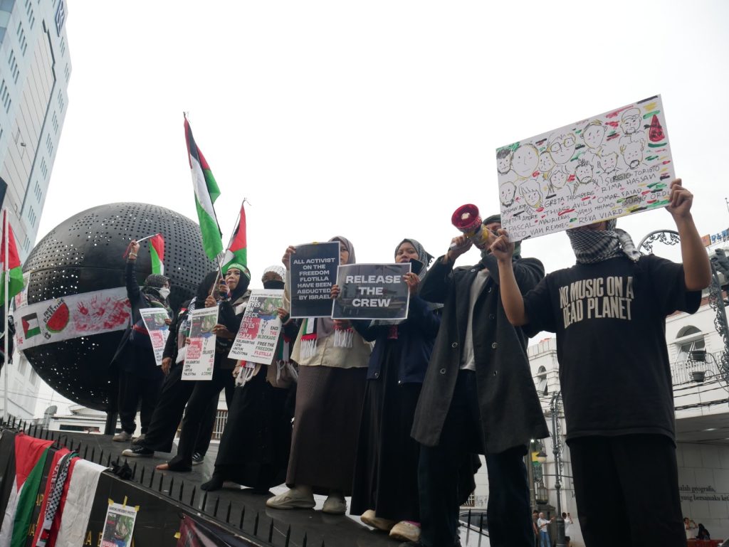 Aksi Palestina di Bandung Kapal Madleen