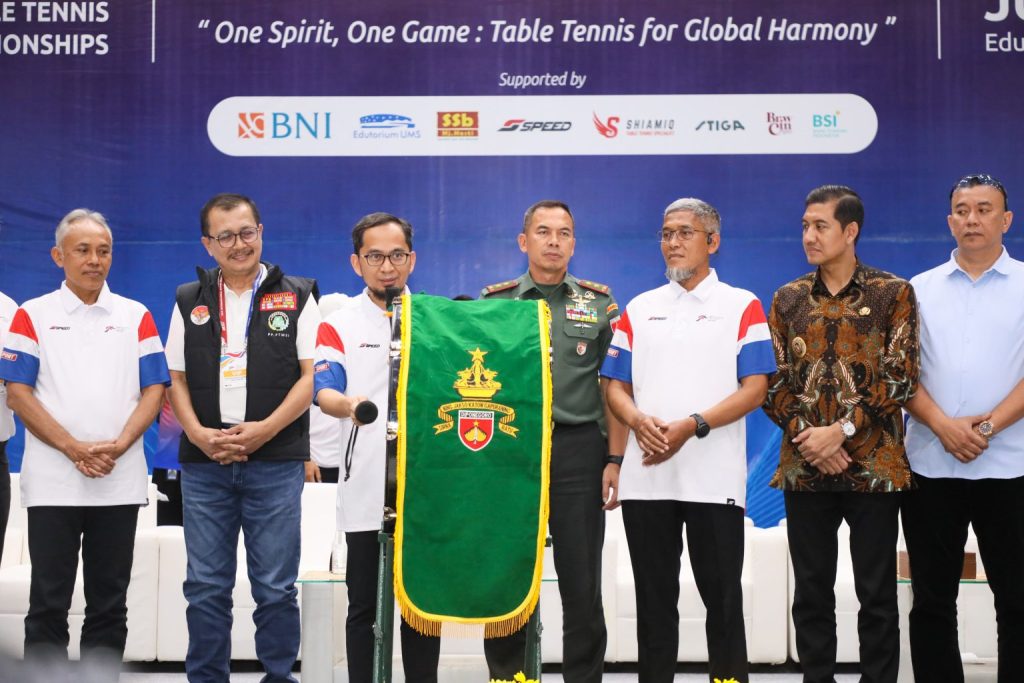 Ustadz Adi Hidayat dan Sekda Jateng