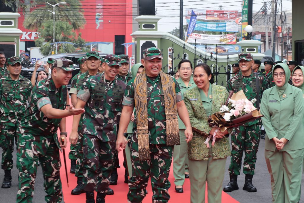 Kasad Jenderal TNI Maruli Simanjuntak ke Solo