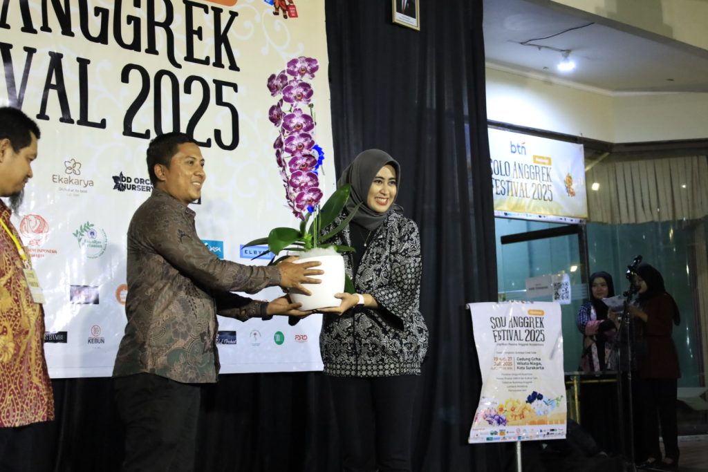 Wawali Astrid Festival Anggrek