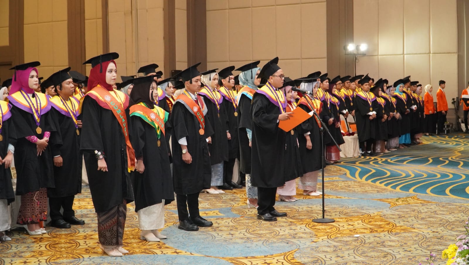 UM PKU Wisudawan