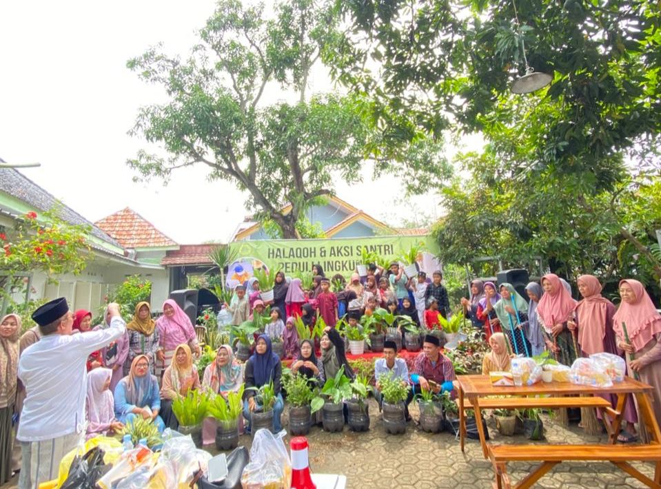 Santri Nurul Ikhsan Wujudkan Aksi Peduli Lingkungan