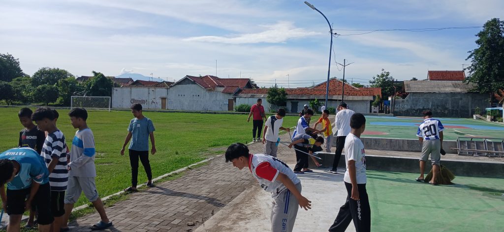 Santri Ponpes KH Mas Mansyur