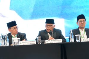 Ketua MUI KH Anwar Iskandar