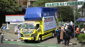 Truk bantuan Dewan Dakwah